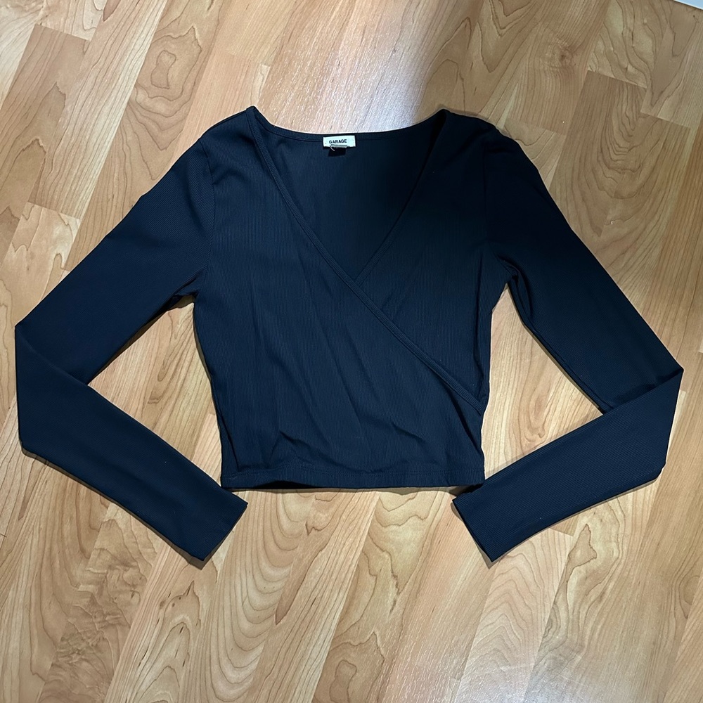 Garage front crossed v neck longsleeve